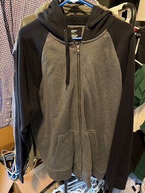 urban pipeline Two-Tone Gray and Black Full-Zip Hoodie